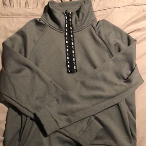 Women’s Nike quarter zip sweatshirt M